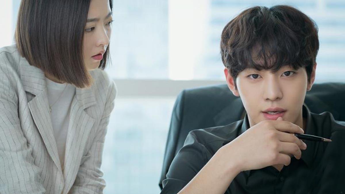 遮住嘴代表對妳沒興趣了？「洩密內心想法」的13個小動作快筆記，上半身怎麼處處都藏說謊跡象啦