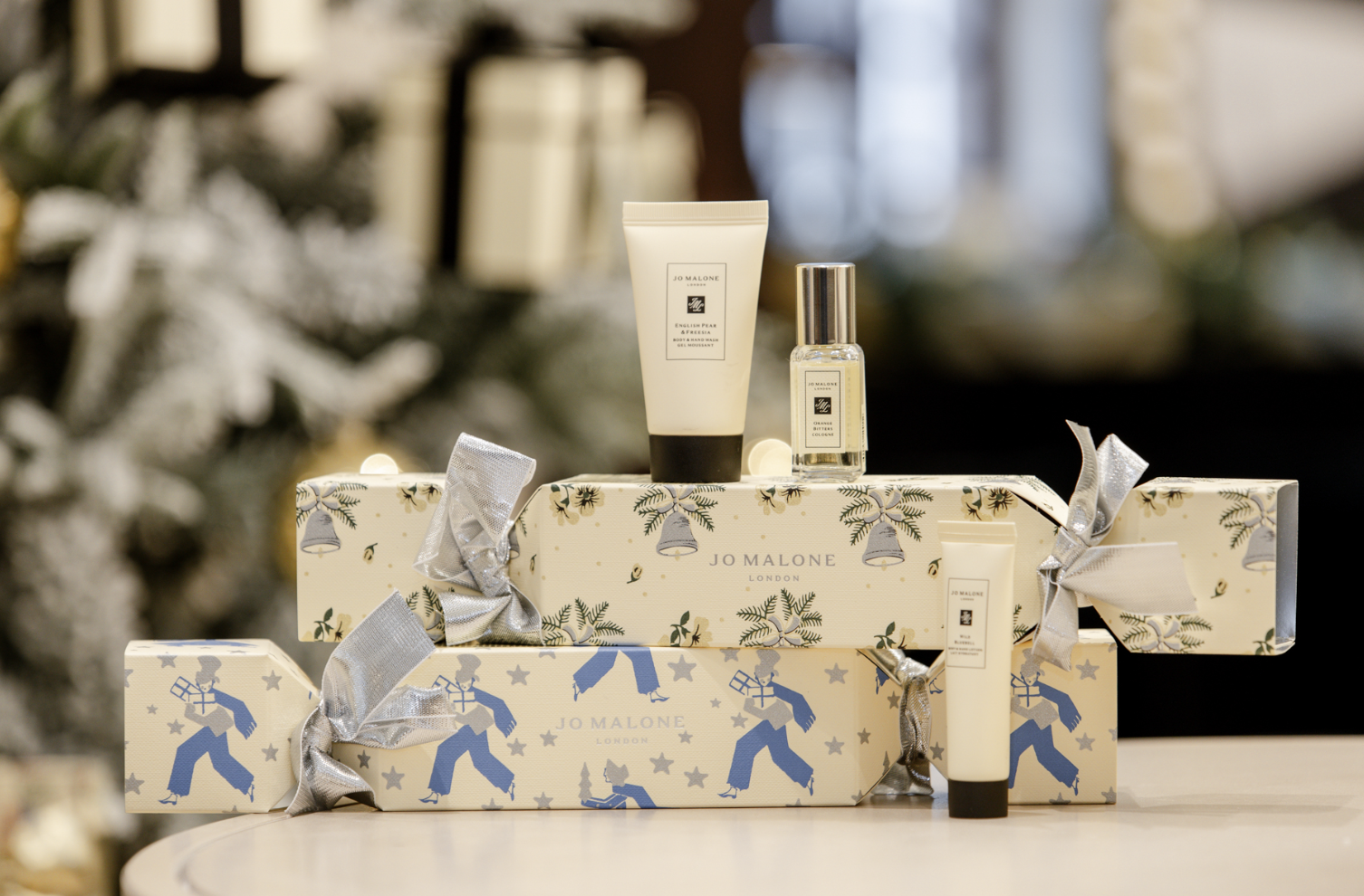 Jo Malone London 香氛拉炮禮盒 NT1,850/雪人香氛拉炮禮盒 NT$1,850