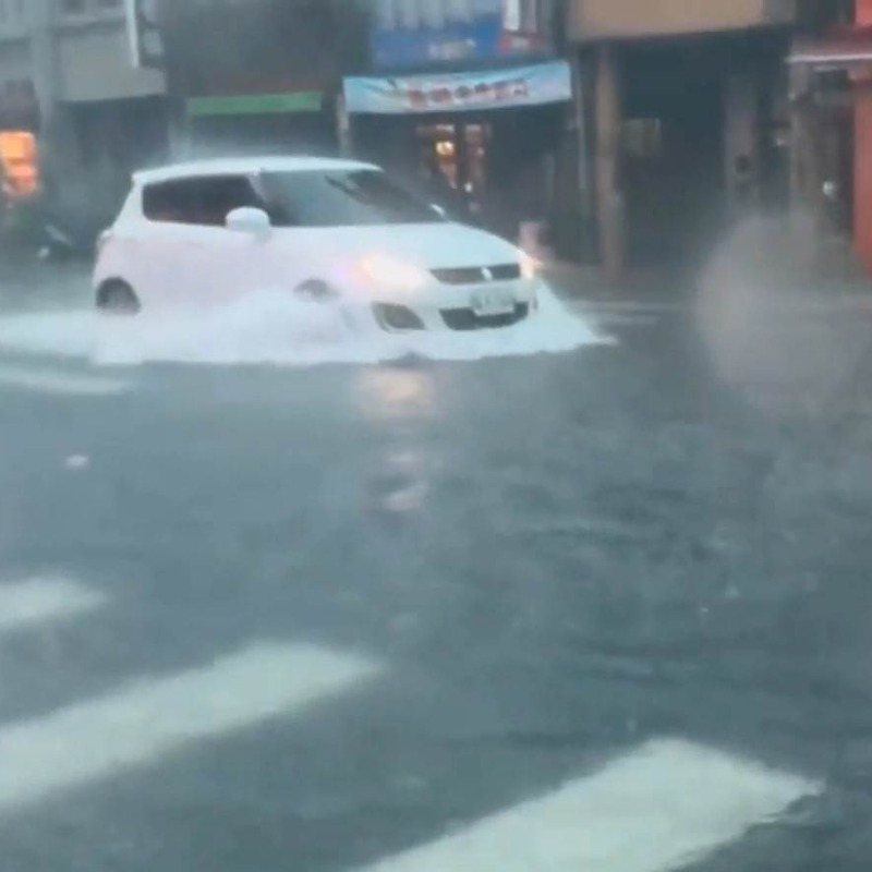 彰化閃電豪雨襲擊！「鹿港天后宮也泡水」民眾驚呼：今天才像颱風