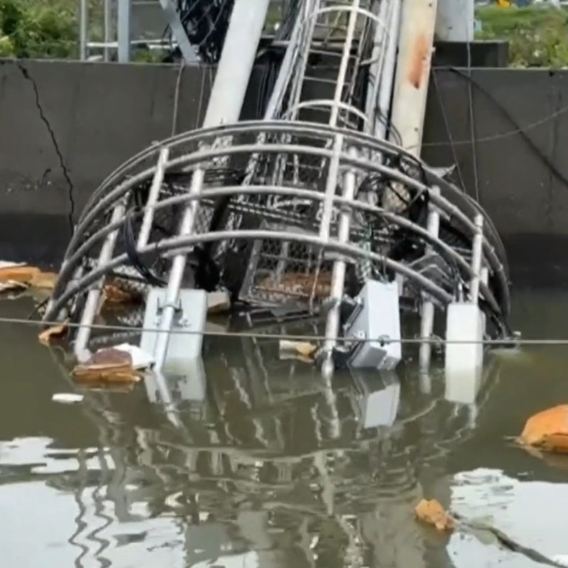 丹娜絲颱風／5天沒網路！嘉義東石電信基地台被吹毀，居民擠超商借電話