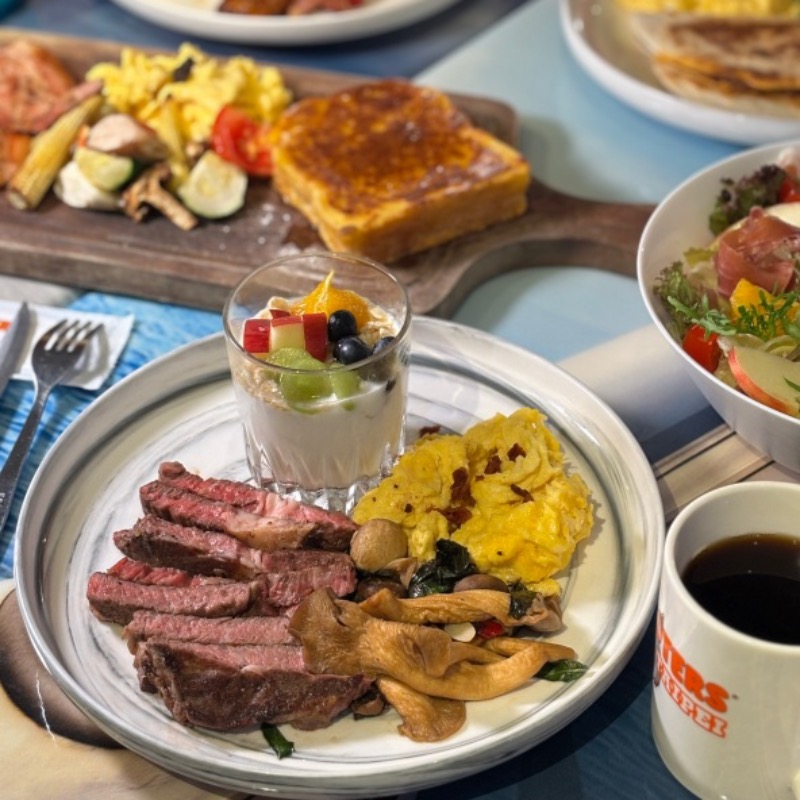 大口喝酒、大口吃肉！台北7家美式餐廳推薦：「Hooters」慶城店搶先全球推出早午餐