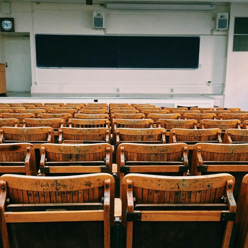 全台學生掉破400萬！教育部113學年統計，國小減最多、大專減幅持續！