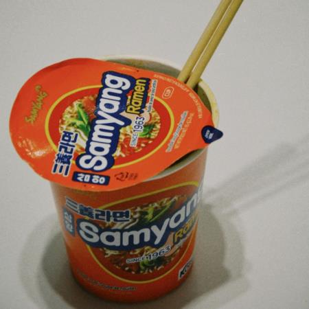 吃剩的泡麵湯要倒哪？日飯店曝「正確做法」，千萬別倒馬桶及洗手台