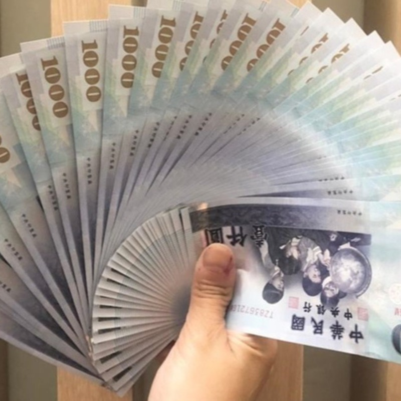 國中生想領普發1萬買平板！媽秒拒只給50元，網揭現實面