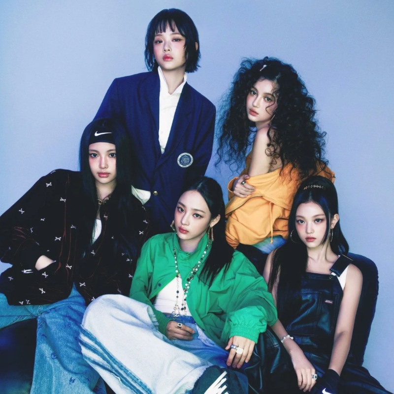 戲劇性大轉折！NewJeans 全員宣布回歸 ADOR，一年合約糾紛落幕