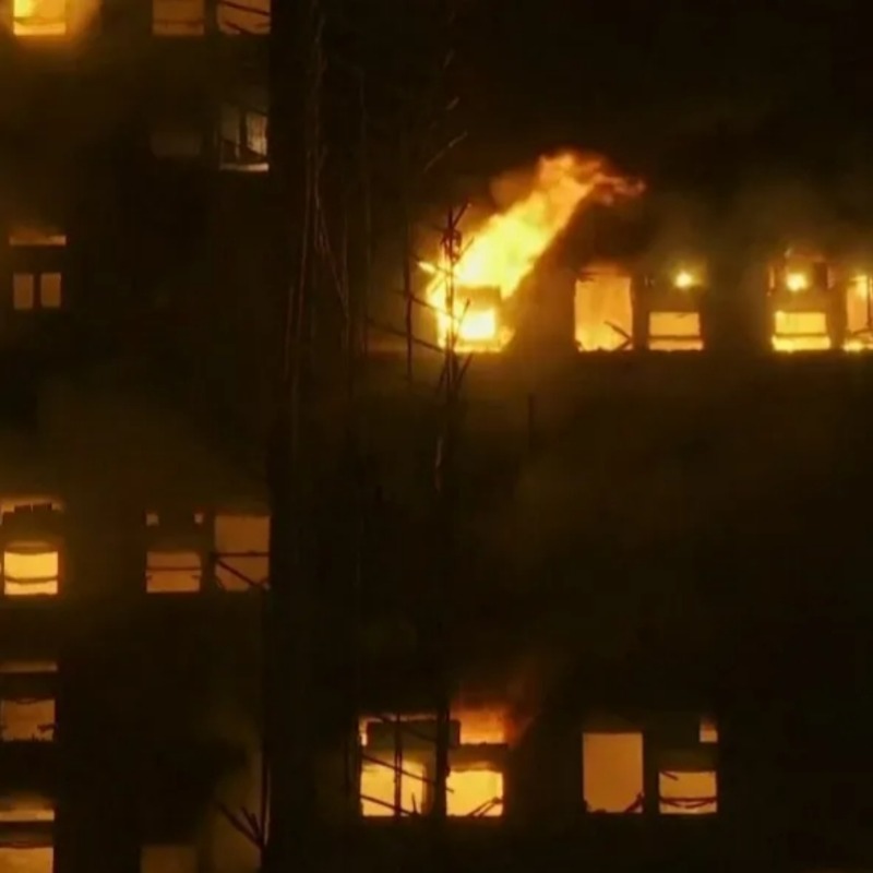 火災關門有用嗎？火場逃生「5不4對策」教你如何正確避難