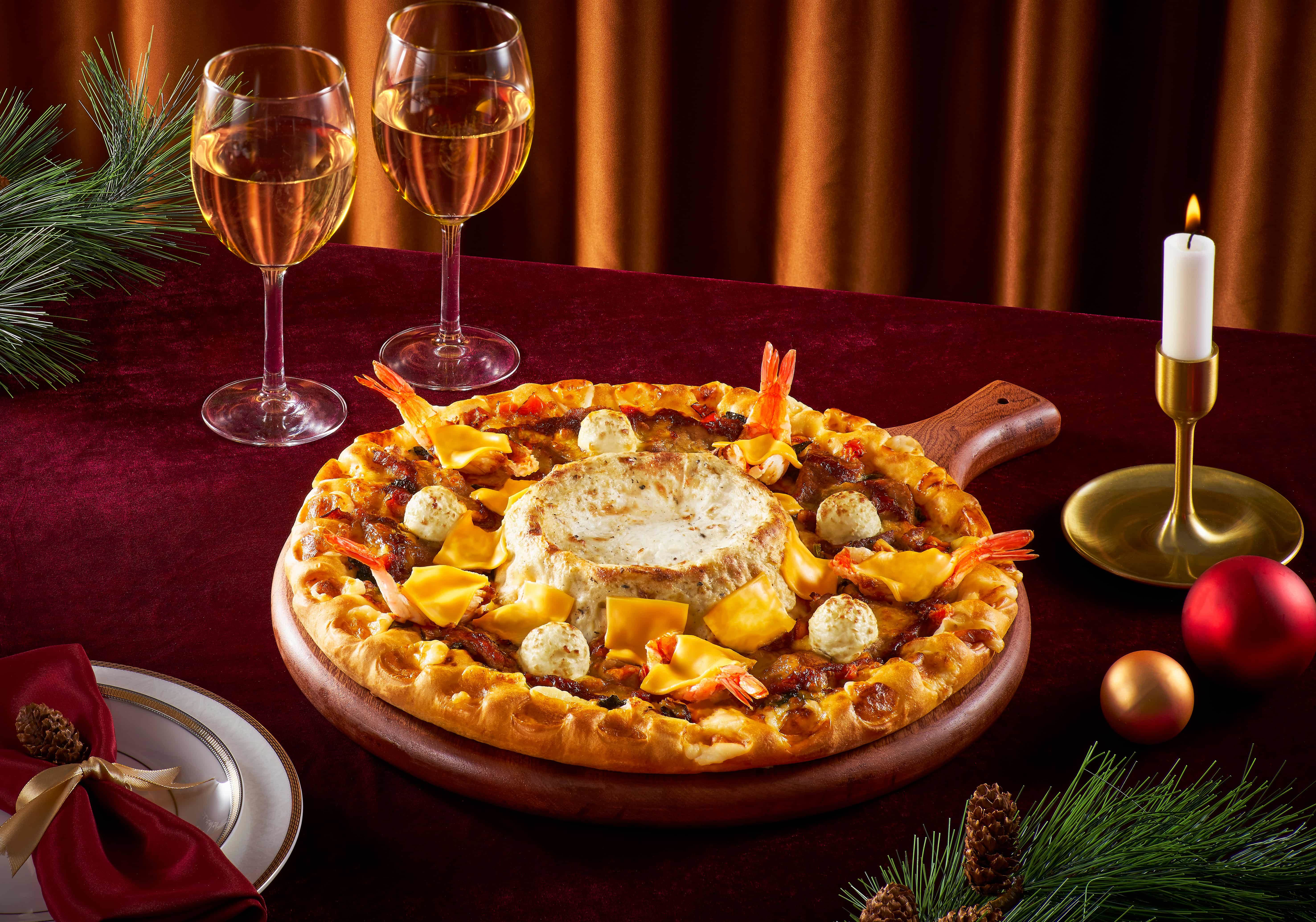 圖二：必勝客「嫩牛大蝦起司比薩」搭配「黑鑽松露火山熔岩餅皮」，在家也能享受海陸＋松露的奢華組合！ (1)