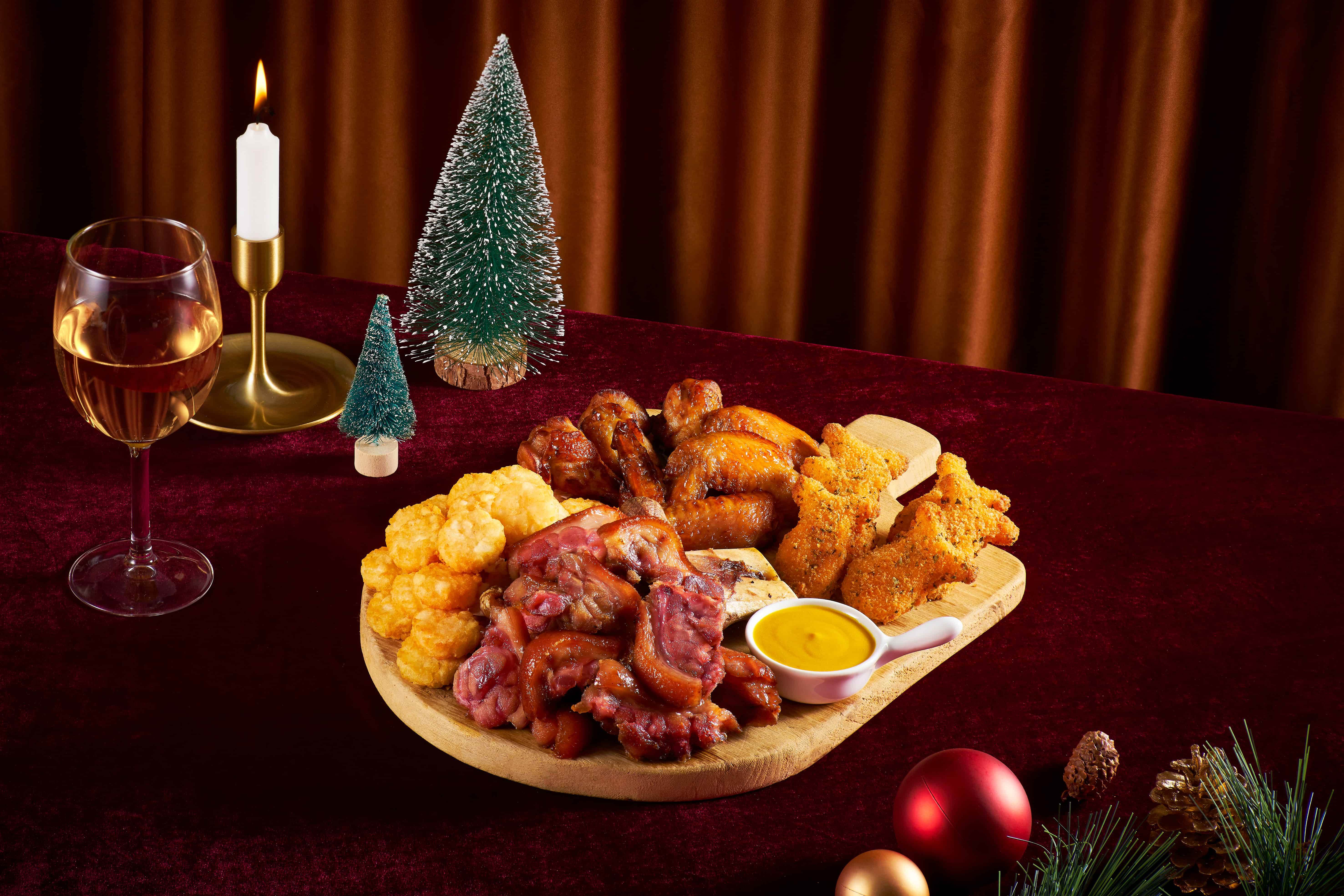 圖四：必勝客帶你一秒直達德國！「德國豬腳海陸盛宴拼盤」首度登場，豬腳外酥內嫩，搭配黃芥末醬、黃金和風鱈魚塊、薯金幣與 BBQ 烤雞，輕鬆享受澎湃海陸大餐。