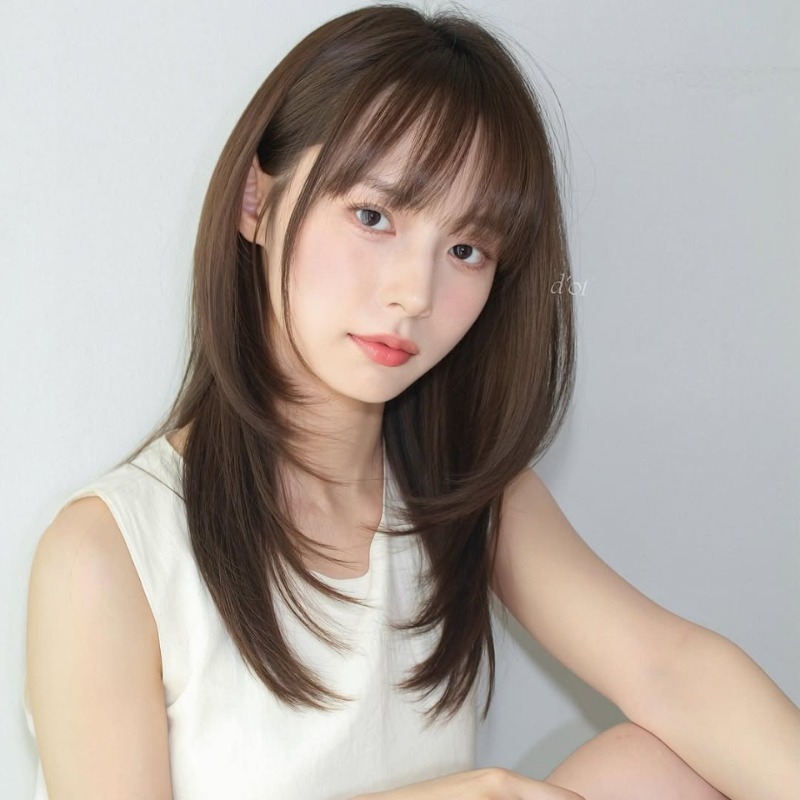 顯白又減齡！2026必染「白開水髮色」推薦，染完更顯高級感