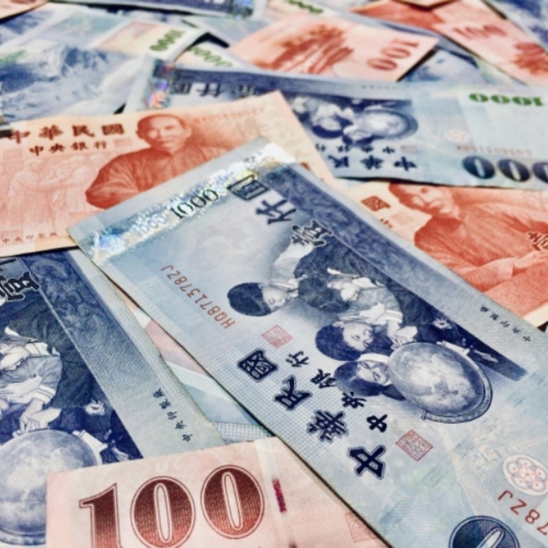 快刷存摺！政府發錢「一筆近四萬」入帳！「15筆津貼」月底前接力發放