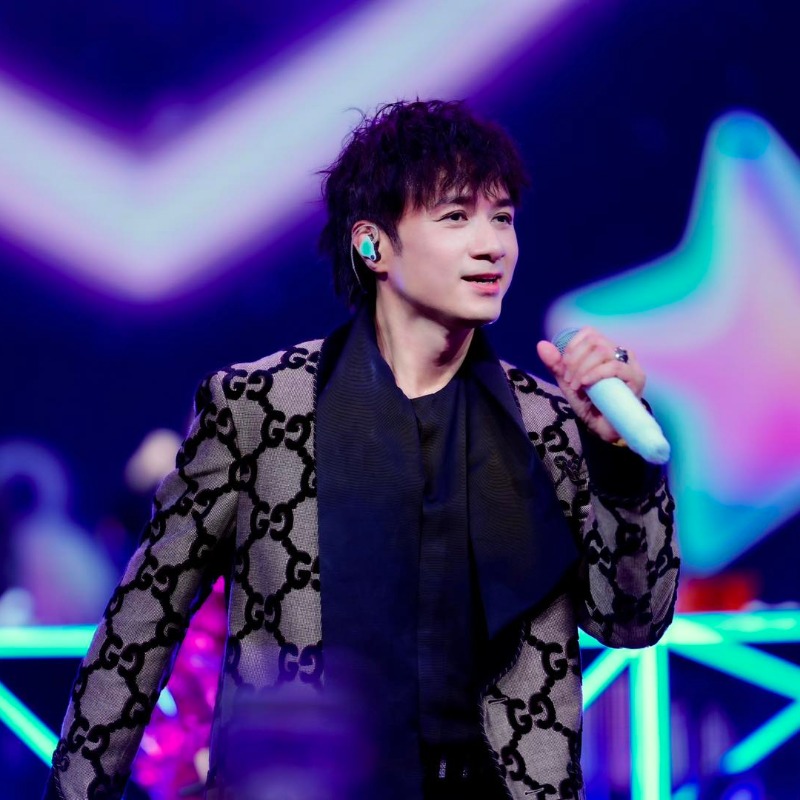 港星古巨基升格二寶爸！57歲妻高齡「圓夢」，感性親揭二胎真正原因