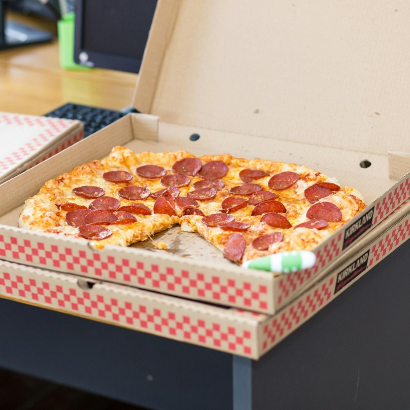 五角大廈「披薩指數」是什麼？美攻擊委內瑞拉前訂單增，披薩外送能預測戰爭？