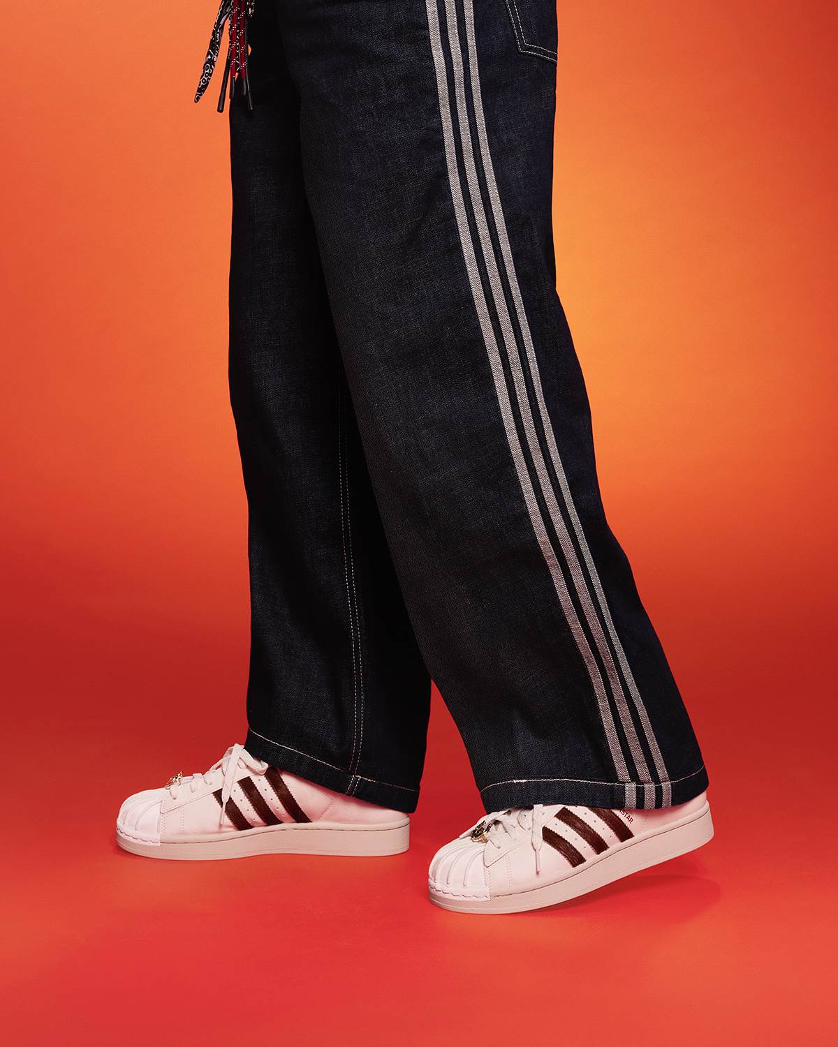 adidas Originals 新年限定系列 ”新年有信念、立馬當先”_服裝情境照-1