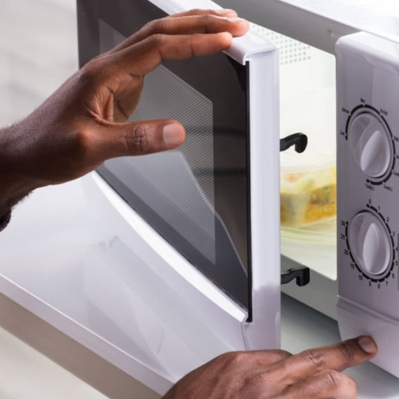 專家破除癌症迷思！微波爐加熱PK水煮，保存營養誰勝出？網熱議