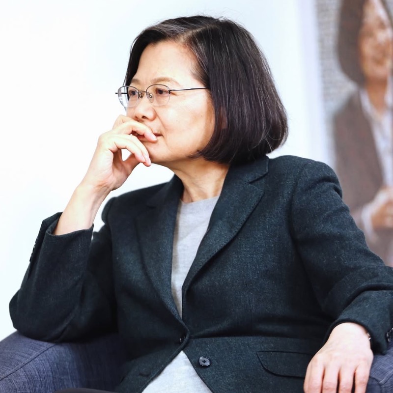 蔡英文脆上和網友一起對「英文學測」答案！網激動喊：你這題說錯了