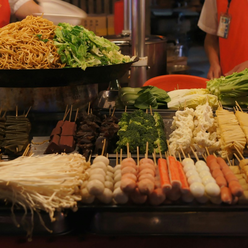 低溫來襲！營養師教你避開「熱量炸彈」滷味、火鍋配料聰明吃不踩雷