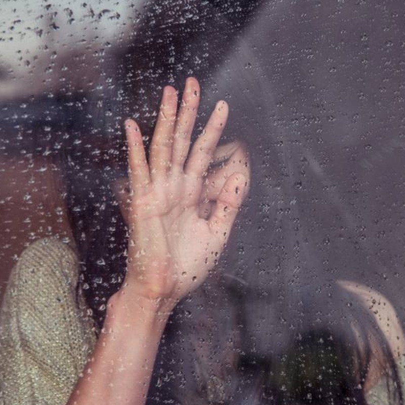 台中21歲女被虎媽囚禁餓死！她見龜縮父探視淚喊「終於來看我」，遭虐原因超扯