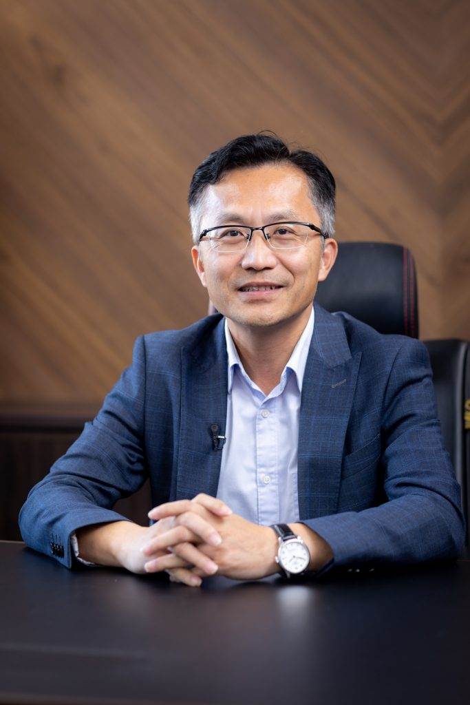 北一女校長形象照web20230617-北一女中-0001-683x1024