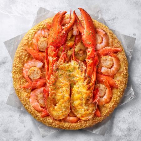 超夯話題速食新品！必勝客「波士頓龍蝦披薩」澎派回歸，麥當勞「12生肖公仔」必收藏