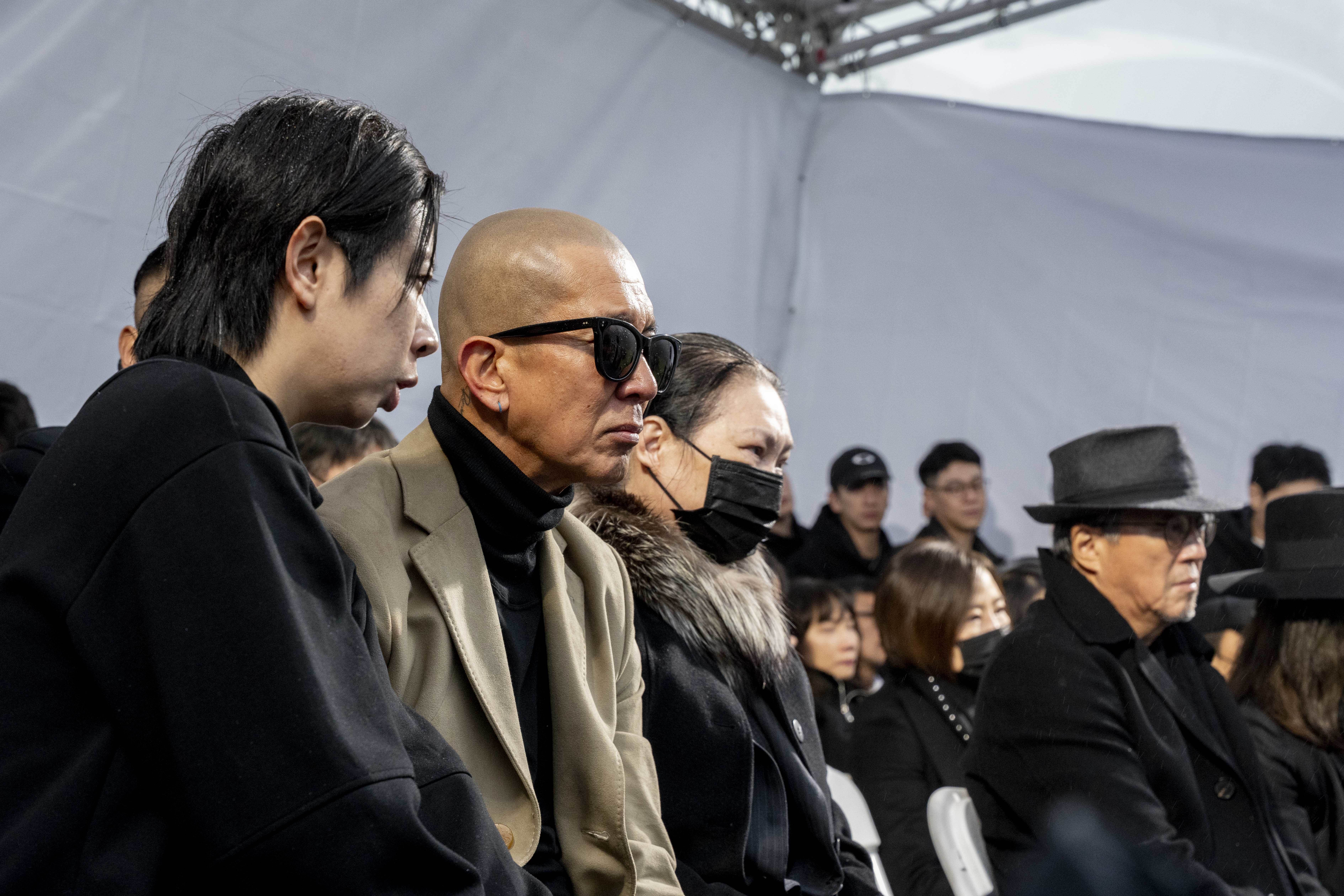 【大S紀念追思會】具俊曄先生與S媽一同參與週年雕像揭幕