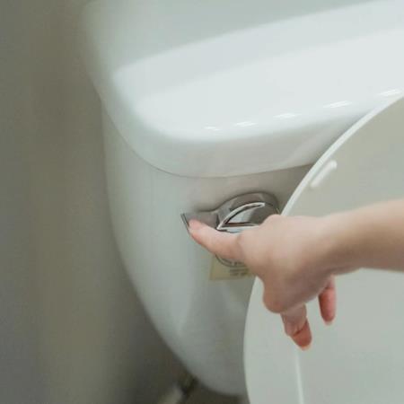 大便3種顏色要小心！醫：出現「這狀況」應優先就醫