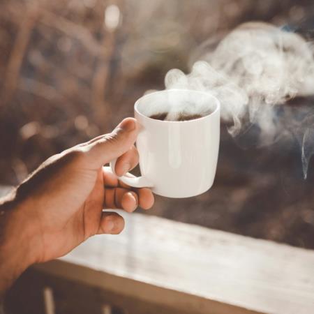 不挨針、不吃藥！大肚男連喝3個月黑咖啡，狂瘦7公斤「空腹血糖140→96」