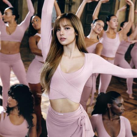 粉紅控集體暴動！2/14情人節聯名懶人包：從精品到運動品牌，誰能抗拒這波浪漫突襲？