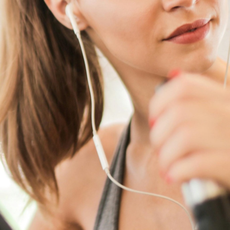 耳機族注意「3症狀」恐真菌感染！細菌生態恐改變，4招護耳作戰