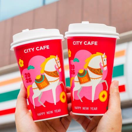 先寄杯！超商咖啡「買100杯送45杯」，星巴克連兩日「買一送一」