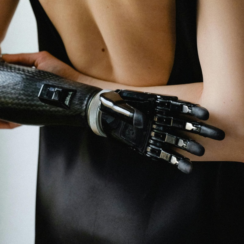 AI報告預言「人類失去價值」嚇壞美股!資訊戰內幕曝光掀議