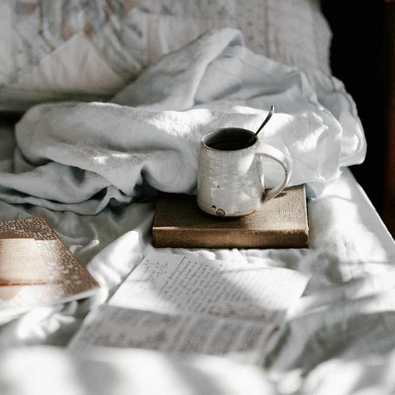 失眠救星！國際睡眠日先收555入眠法與哄睡小物：睡眠麻藥、LUSH鎂鹽餅都入列