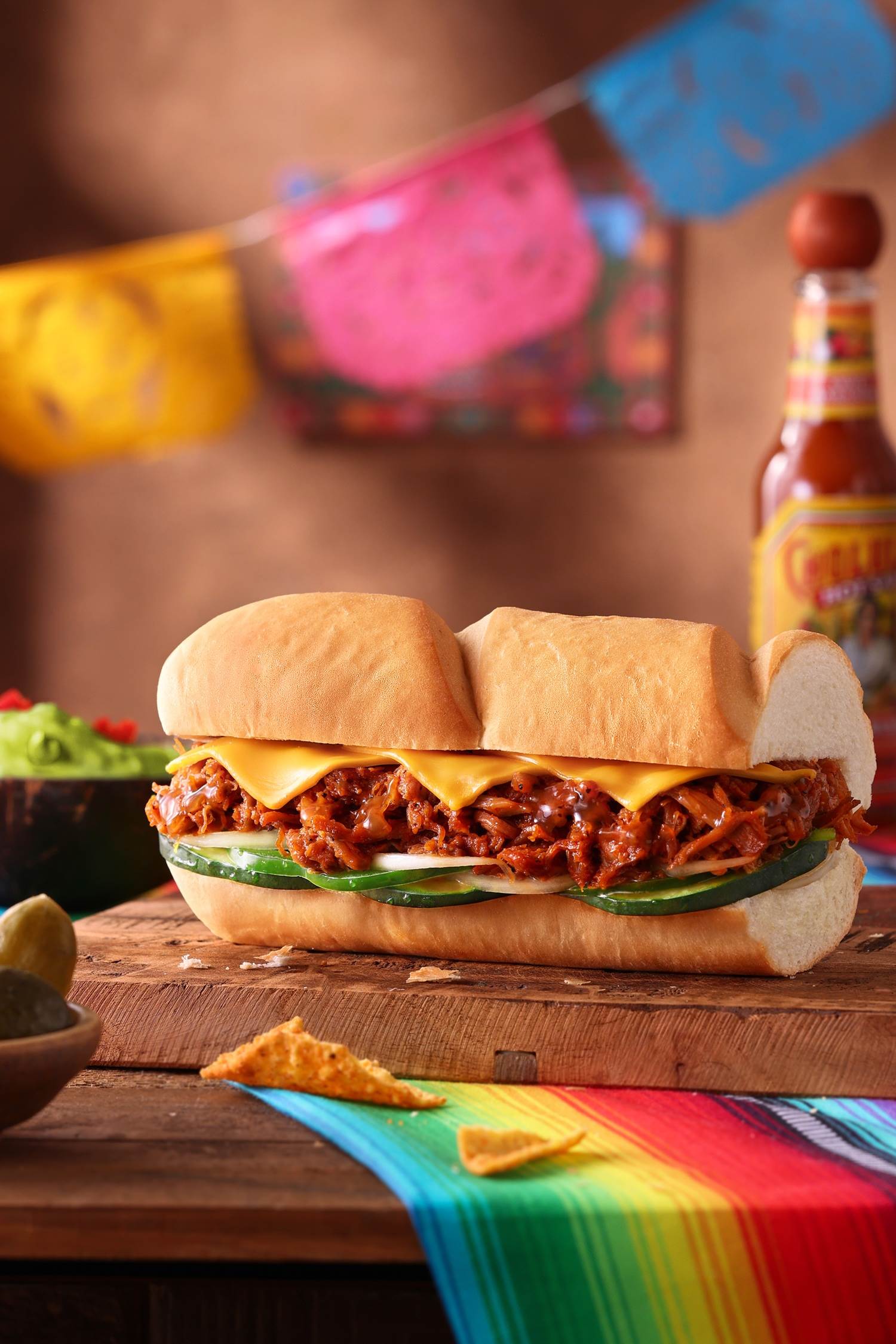 SUBWAY推薦選擇「白麵包」，搭配「甜蔥醬」提升清爽甜香，再加料「酪梨泥」增添滑順濃郁口感。