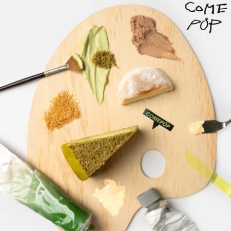 7家春日最強療癒甜點！COMEPOP黑巧開心果千層蛋糕、Woosa泰奶椰香冰淇淋鬆餅