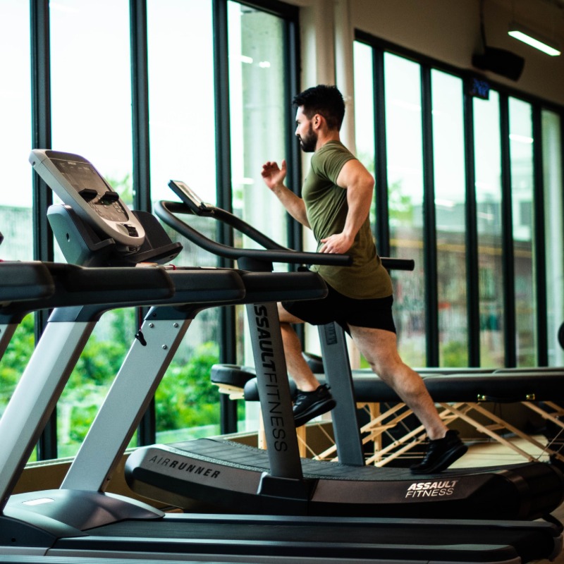 跑步覺得痛痛的！25歲男蛋蛋長出「一條一條詭痕」 ，嚇壞急就醫