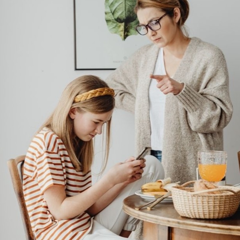 「住我家就要聽我的!」YouTuber揭美式父母的「情勒語錄」