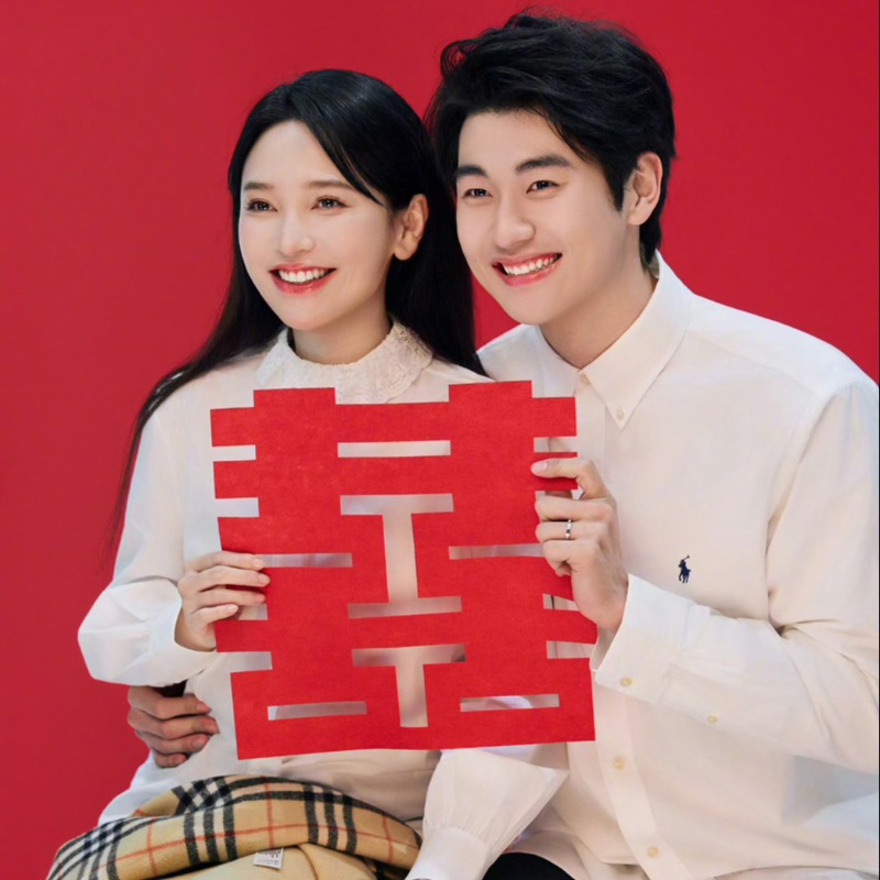 曾遭酸母子戀！44歲金莎甜嫁小17歲嫩尪喊：人生圓滿