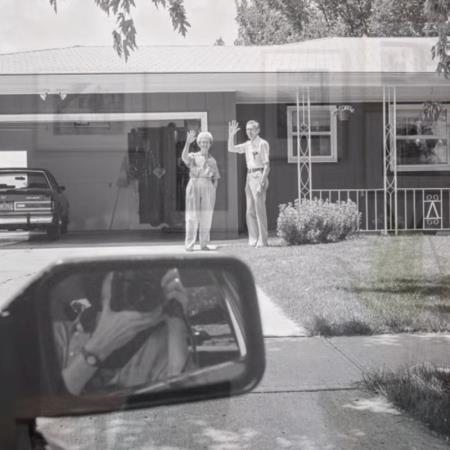 一張「父母揮手照」看哭全網！攝影師拍27年記錄時間殘酷