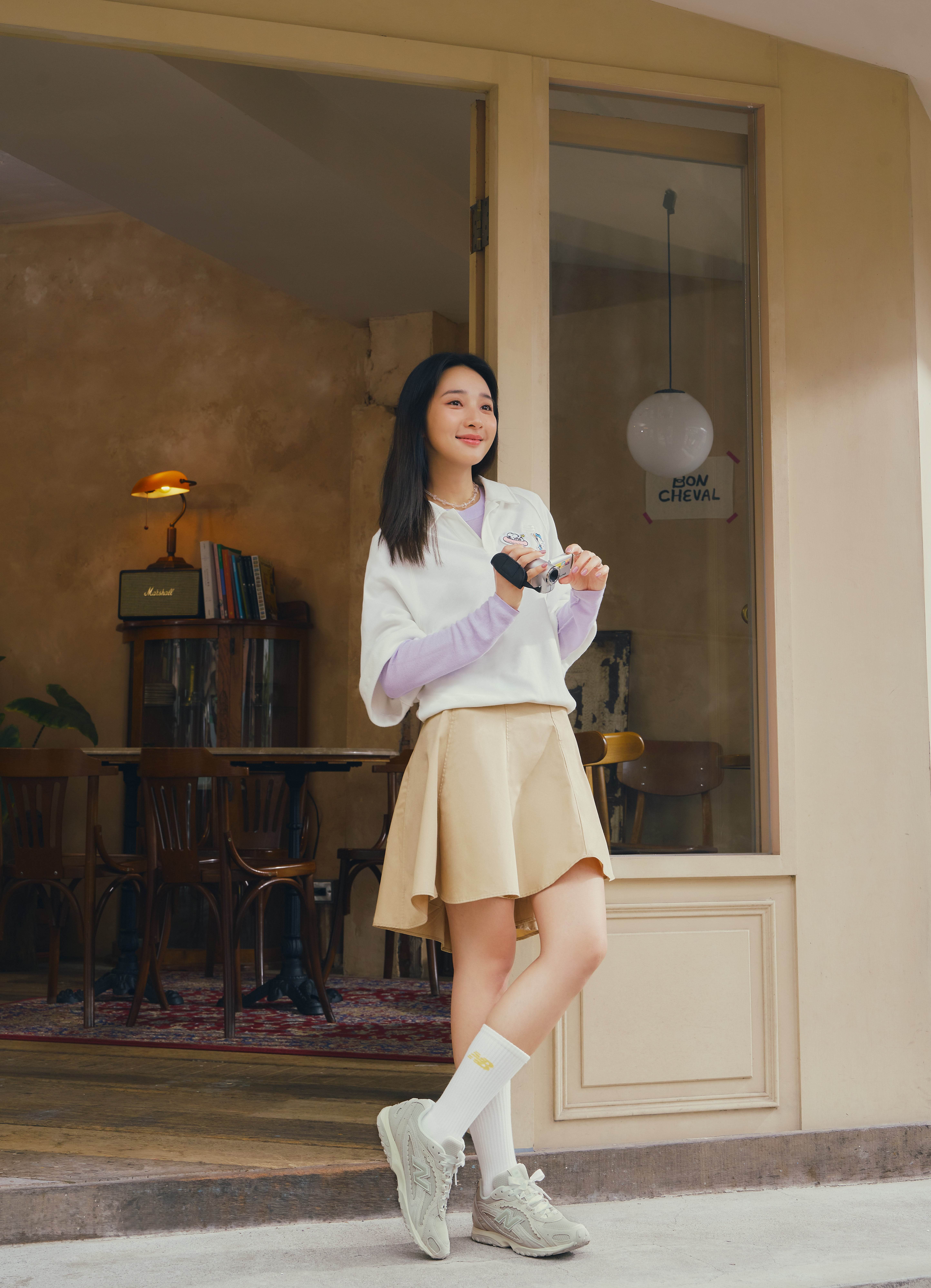 李沐演繹SNOOPY布章穿搭 著用204L鞋款_1