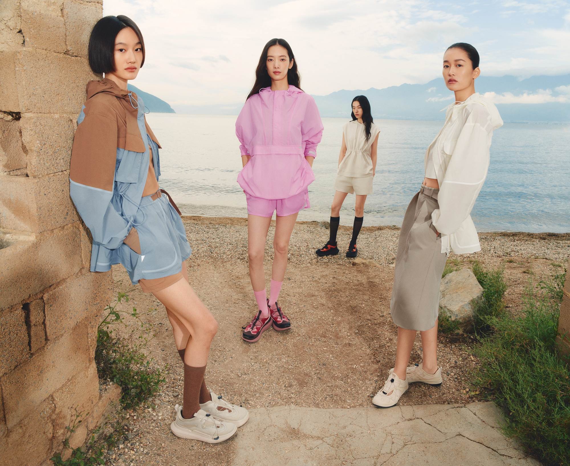 ECCO x NRL服飾系列聚焦於春夏季節的輕盈穿著體驗，透過俐落剪裁與細膩線條勾勒女性身形比例，並搭配亮眼的繽紛色彩，自然展現自信優雅 (2)