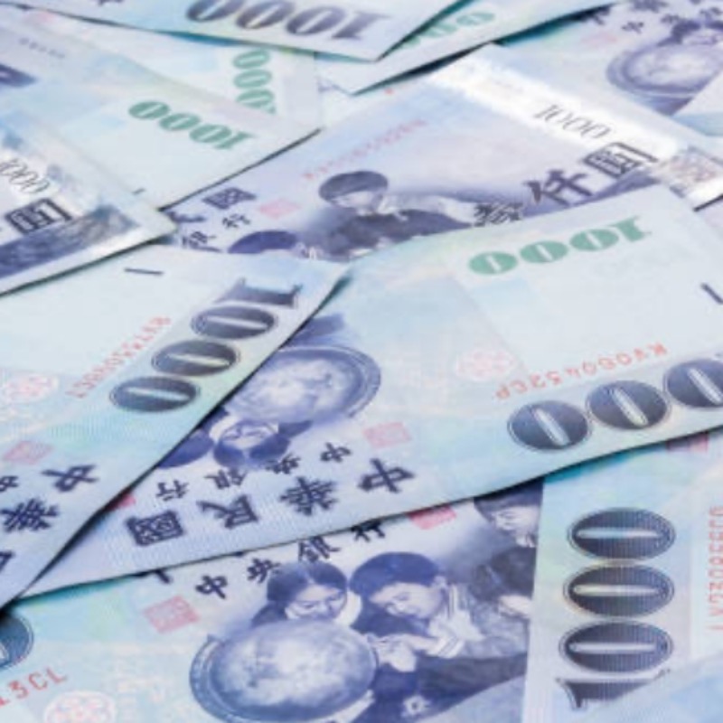 有錢人也會？台灣人拿到鈔票「必做1動作」掀全網共鳴