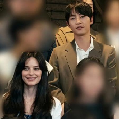 宋仲基罕見同框愛妻！婚後首度合體出場只因凱蒂「一決定」