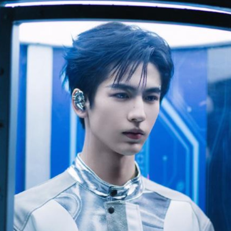 張凌赫演AI機器人甜告白！迪麗熱巴、劉宇寧笑翻：網敲碗赫麗CP