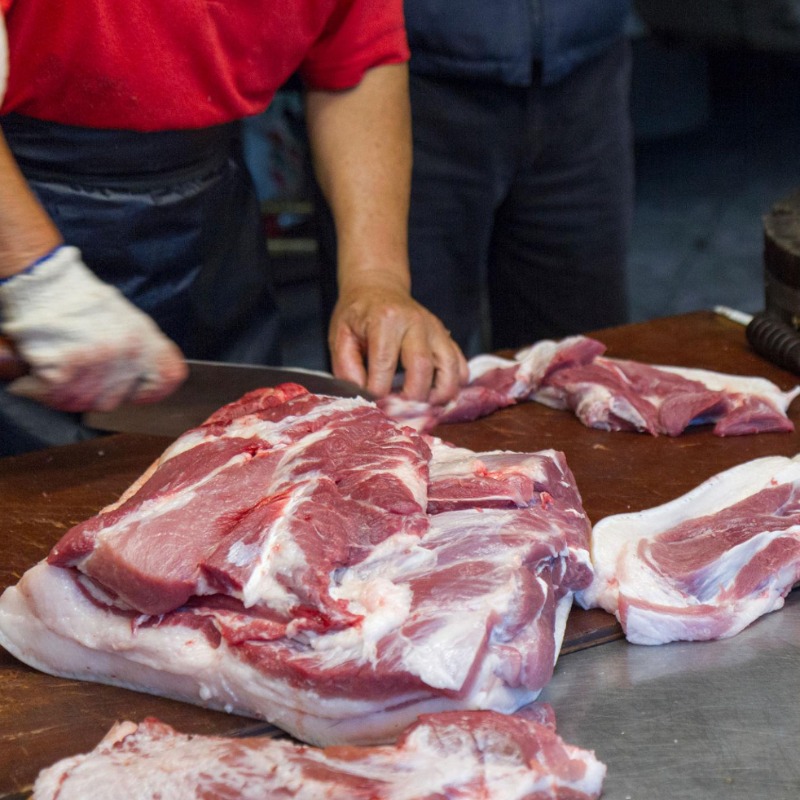 21歲男生「殺豬養全家」扛6弟妹壓力爆表：希望爸媽別再生了