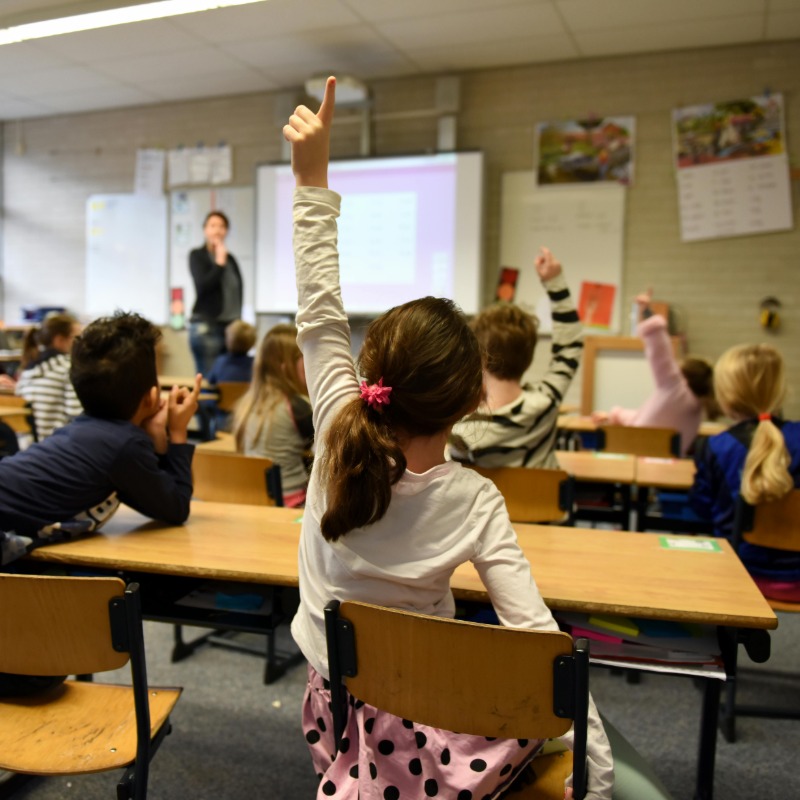 國小也淪陷？「班上7名學生有電子菸」網嚇壞，老師無奈嘆：到底還能做什麼