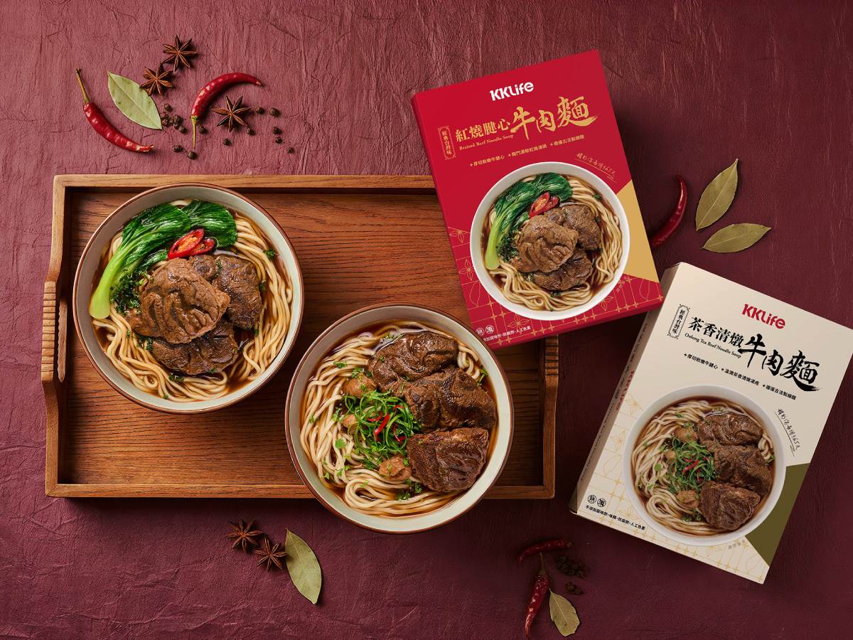 1.KKLife推出首款常溫麵，此為牛肉麵系列，紅燒腱心與茶香清燉口味