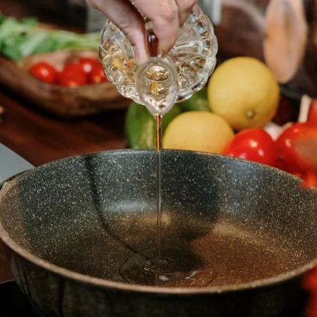 吃錯食用油恐傷大腦！醫揭「5大健康飲食策略」：這類油少碰