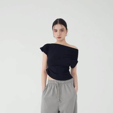 夏天不敢露手臂？5大「遮肉穿搭法」視覺減5KG，19款熱門單品超顯瘦！