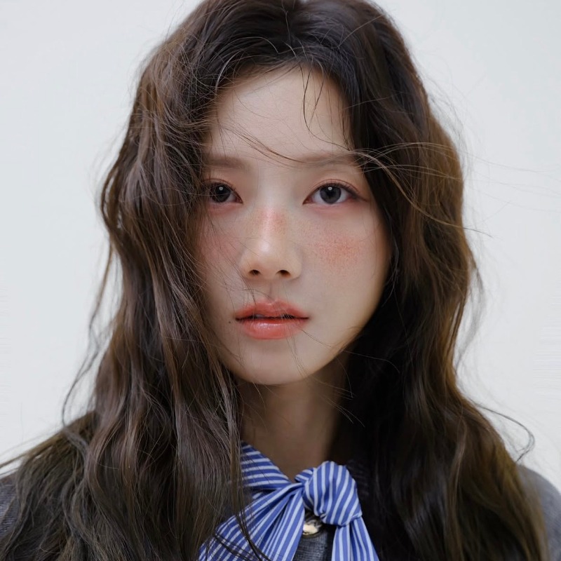豆花妹16年前無美肌舊照流出！同框小12歲啦啦隊，網驚：你吃了防腐劑嗎