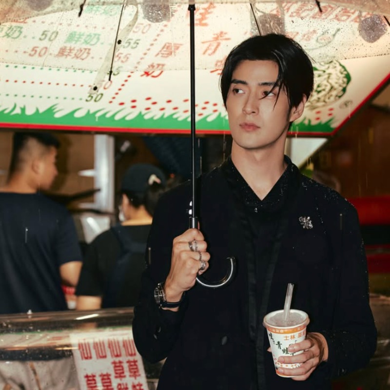莫文蔚身旁帥哥樂手是誰？James Lee背景曝光，曾歷經人生最黑暗低谷