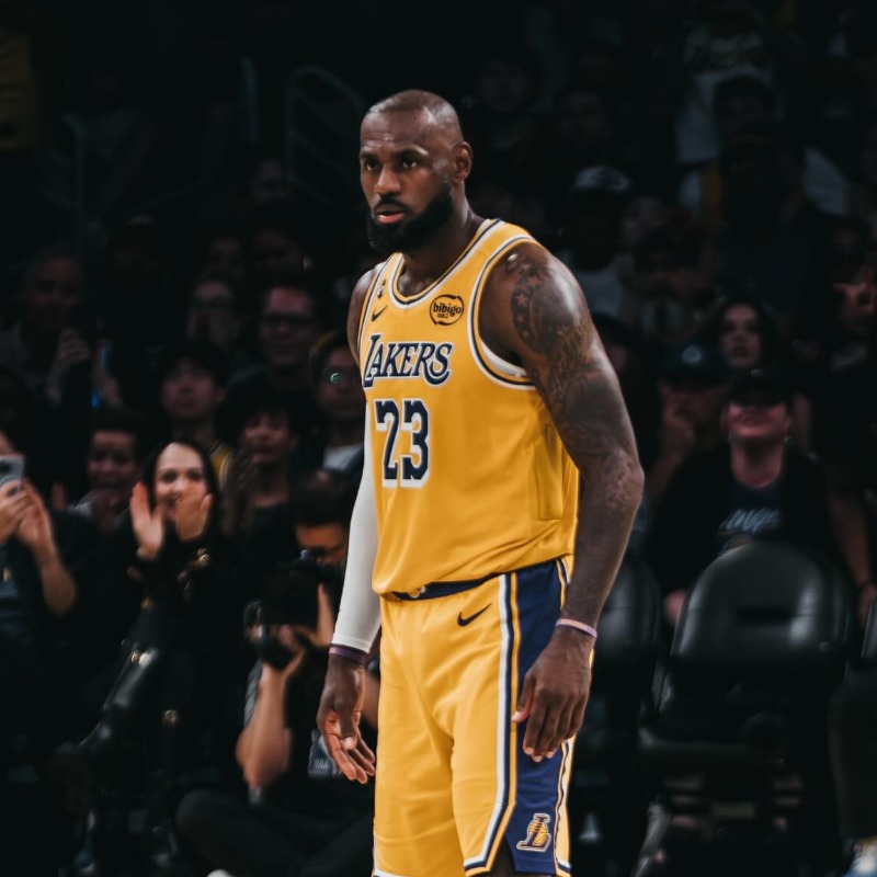 NBA超級核彈！詹皇正式離開湖人，官方深情告白惹哭粉絲